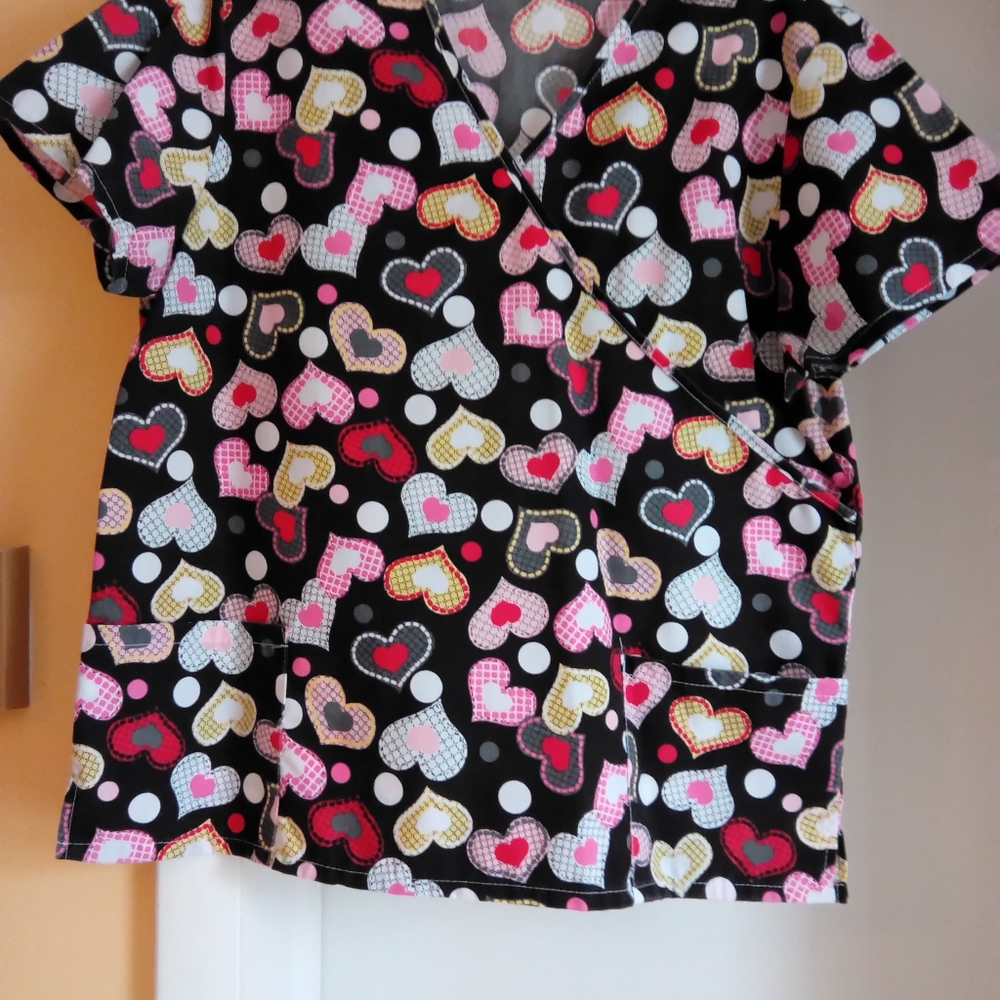 scrub top, Final Reduction - Picture 1 of 2